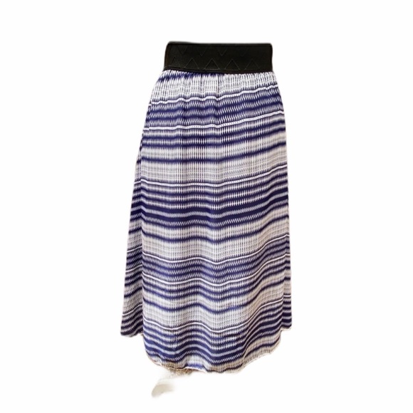 LulaRoe Striped Skirt - Picture 3 of 9